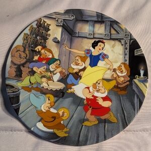 EUC Snow White and the Seven Dwarfs Decorative Plate DISNEY *BIN